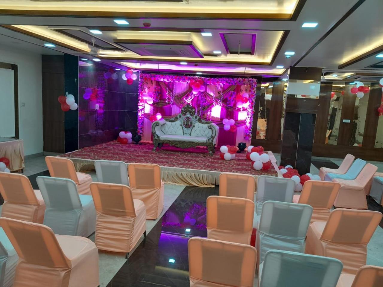 Rich Grand Hotel Агра Екстер'єр фото
