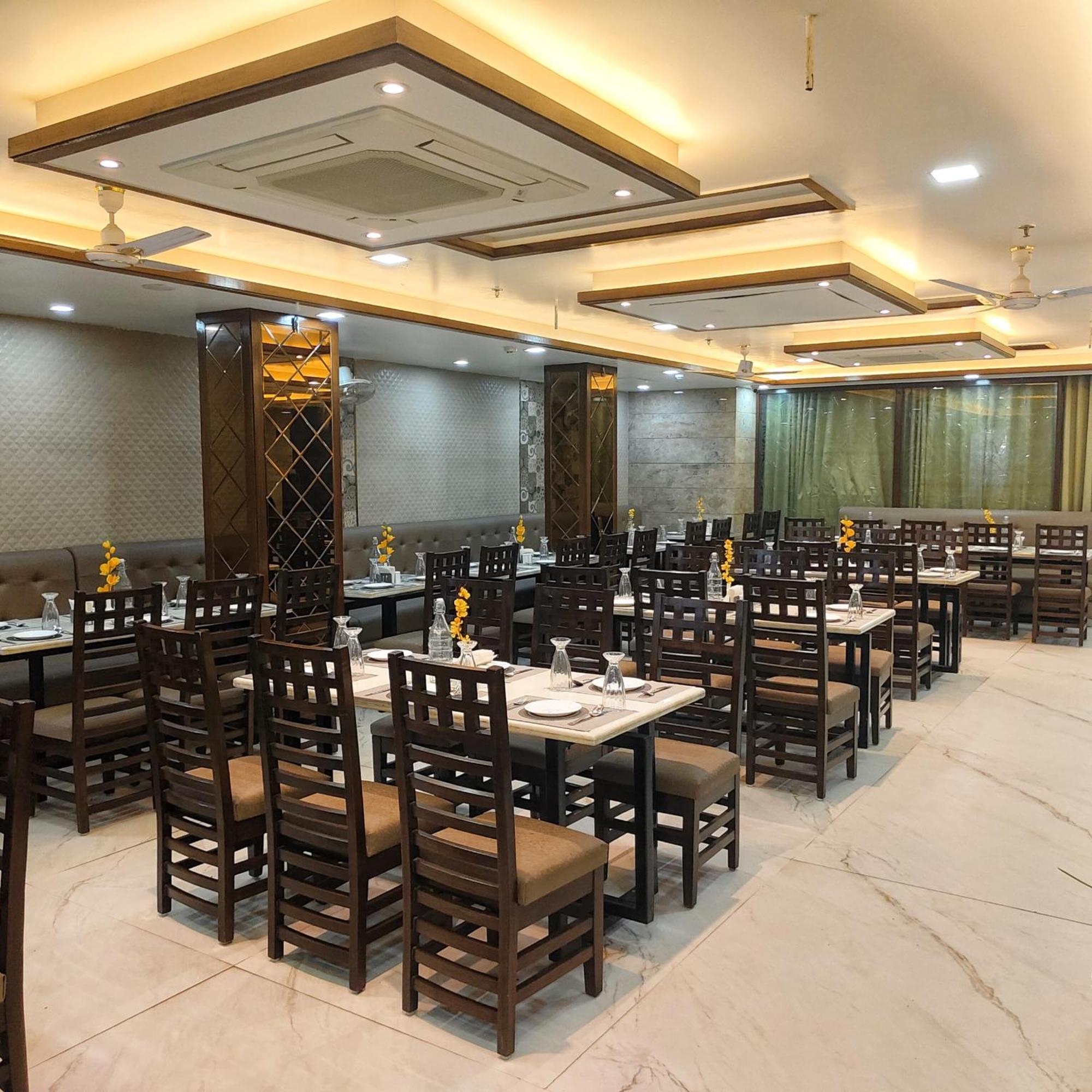 Rich Grand Hotel Агра Екстер'єр фото