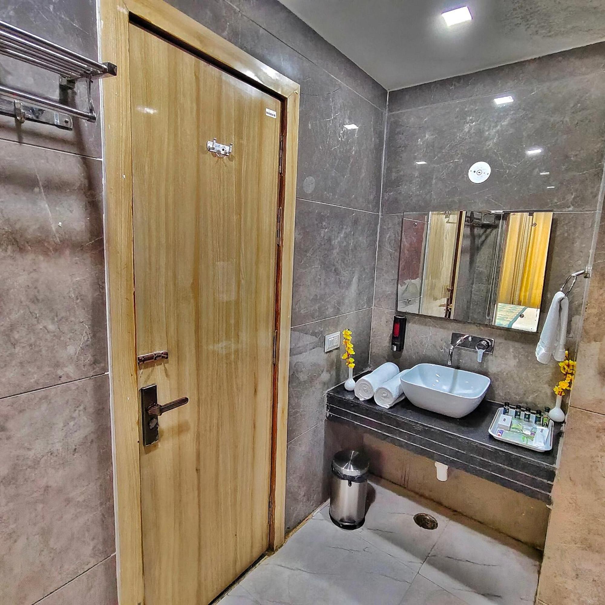 Rich Grand Hotel Агра Екстер'єр фото